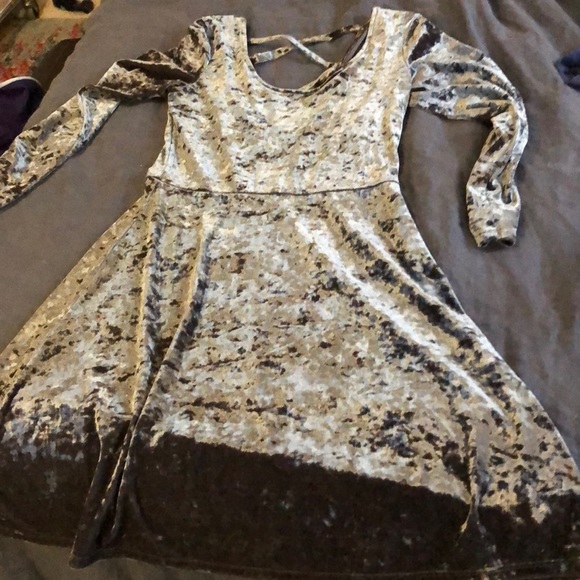 Velvet Dress - Picture 1 of 4